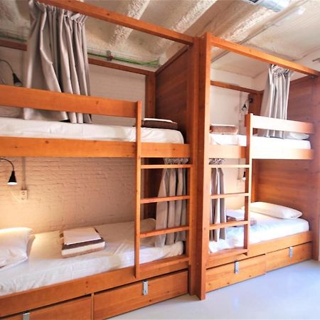 Ten To Go Hostel Βαρκελώνη Εξωτερικό φωτογραφία