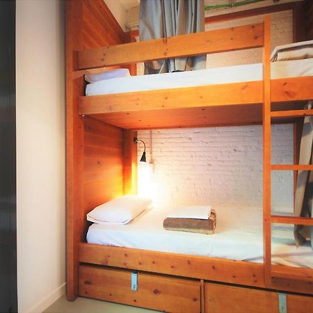 Ten To Go Hostel Βαρκελώνη Εξωτερικό φωτογραφία