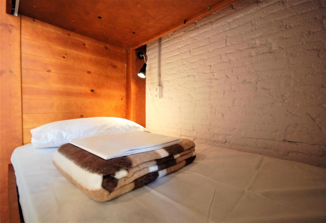 Ten To Go Hostel Βαρκελώνη Εξωτερικό φωτογραφία