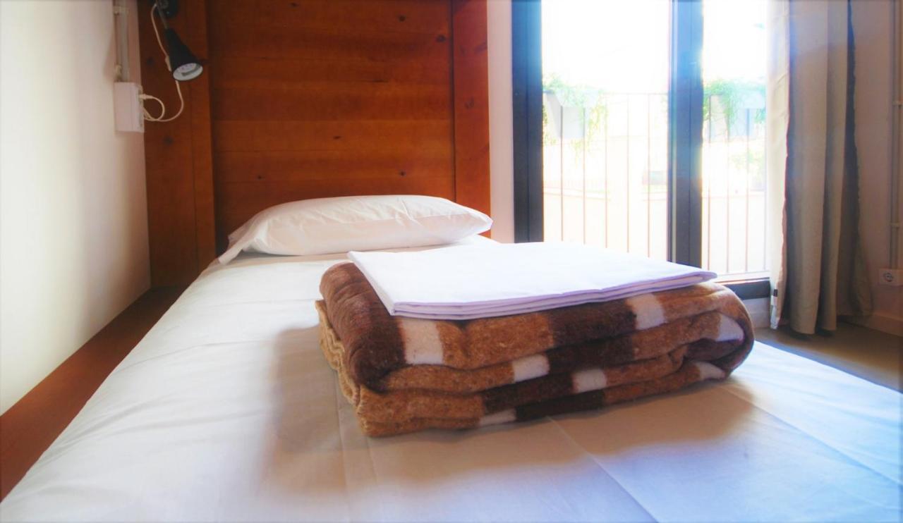 Ten To Go Hostel Βαρκελώνη Εξωτερικό φωτογραφία