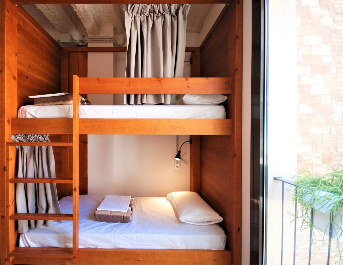 Ten To Go Hostel Βαρκελώνη Εξωτερικό φωτογραφία