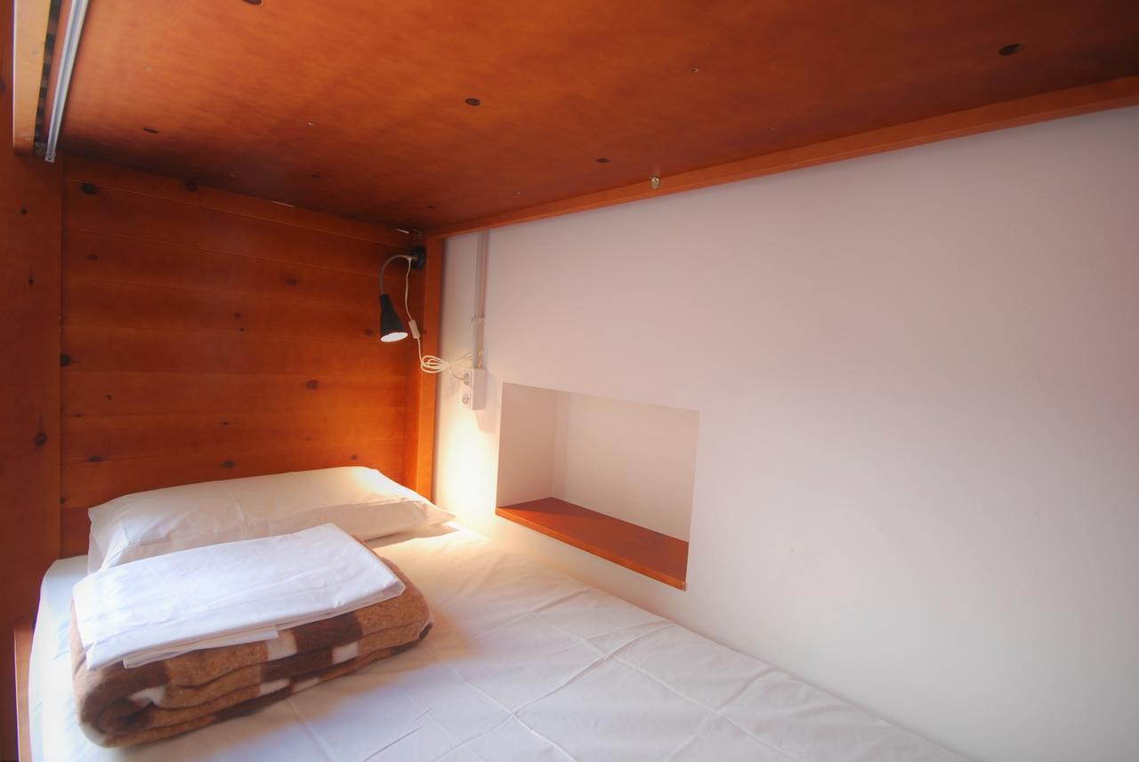 Ten To Go Hostel Βαρκελώνη Εξωτερικό φωτογραφία
