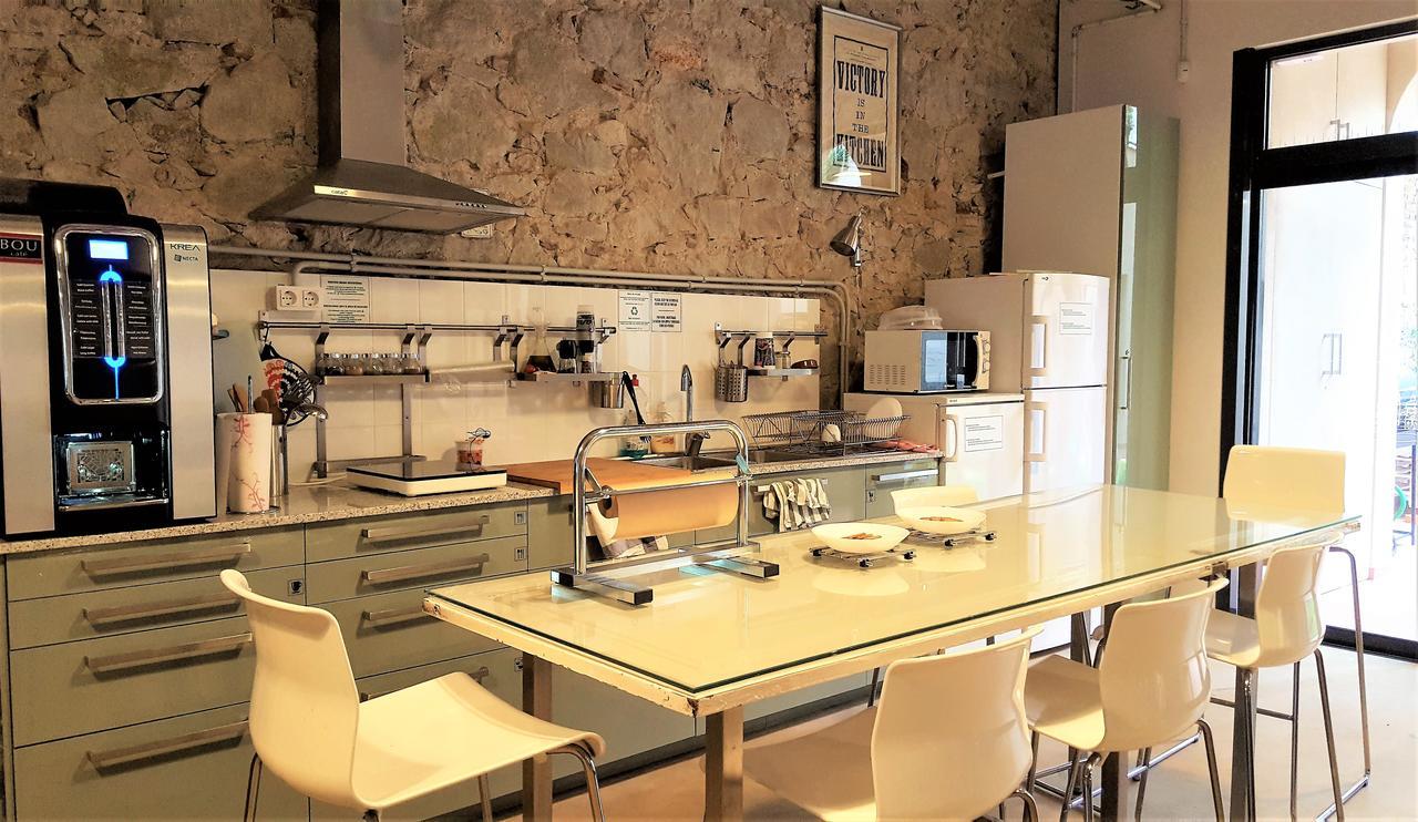 Ten To Go Hostel Βαρκελώνη Εξωτερικό φωτογραφία