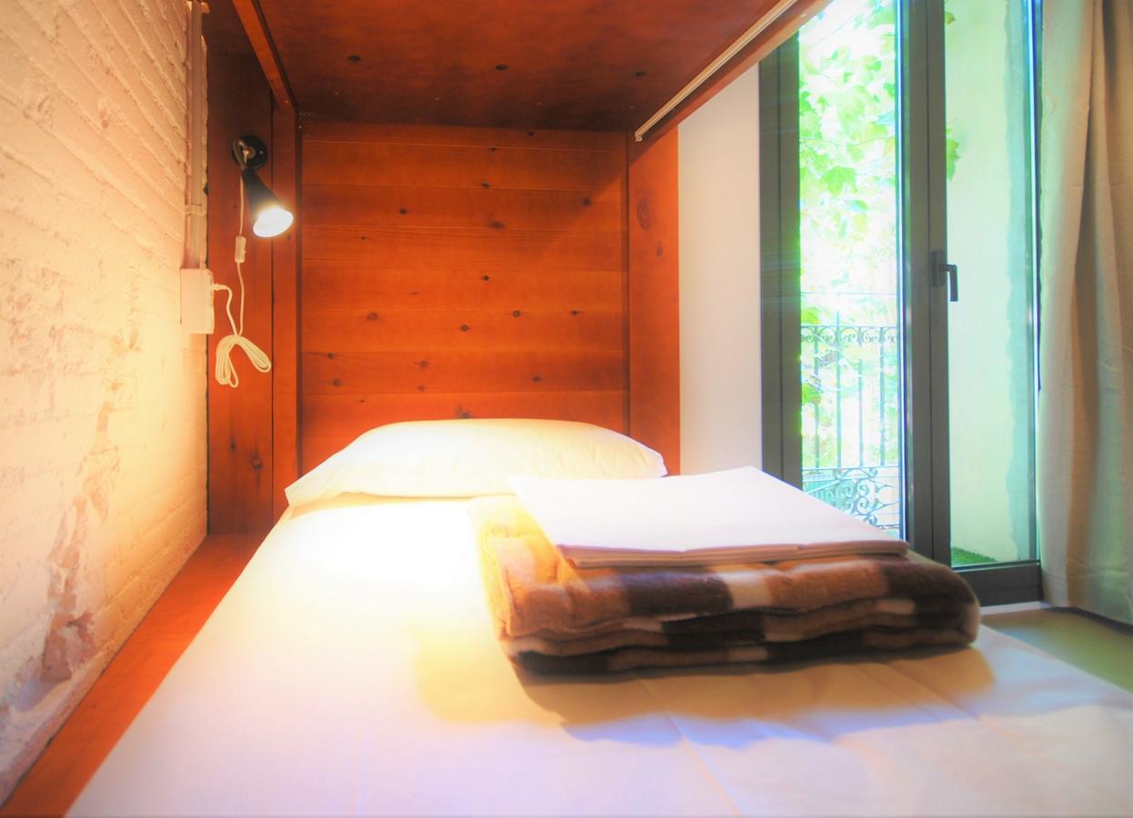 Ten To Go Hostel Βαρκελώνη Εξωτερικό φωτογραφία