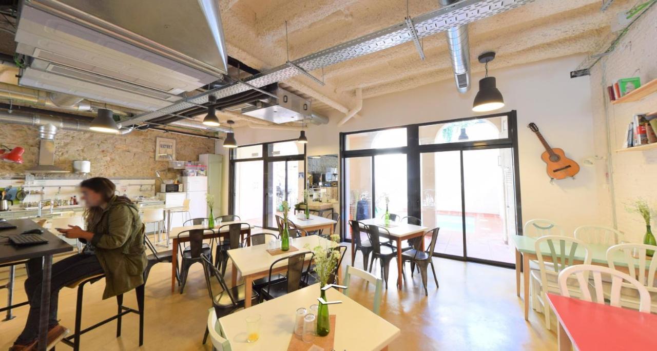 Ten To Go Hostel Βαρκελώνη Εξωτερικό φωτογραφία