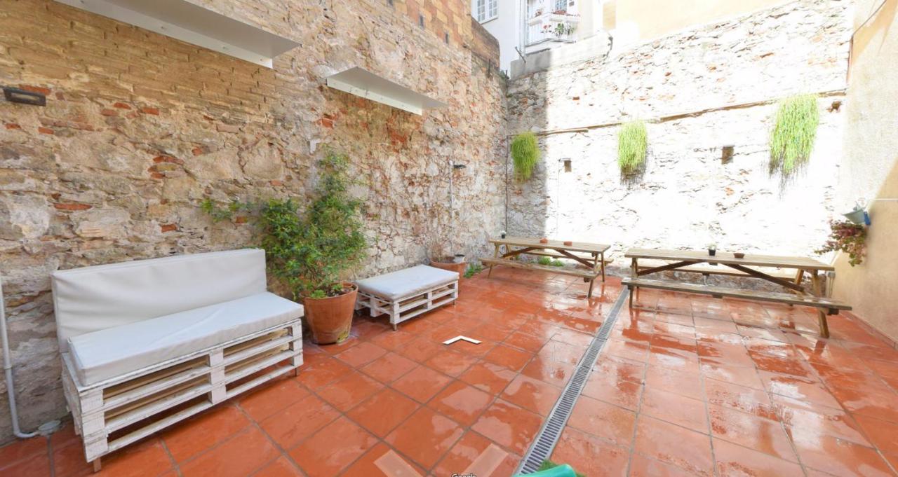 Ten To Go Hostel Βαρκελώνη Εξωτερικό φωτογραφία
